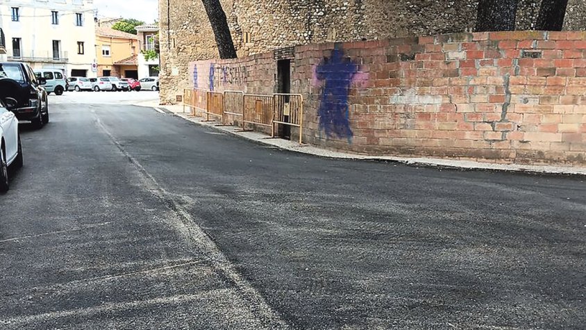 Asfalten el carrer Muralla de Borrassà sense perjudicar l’arbrat
