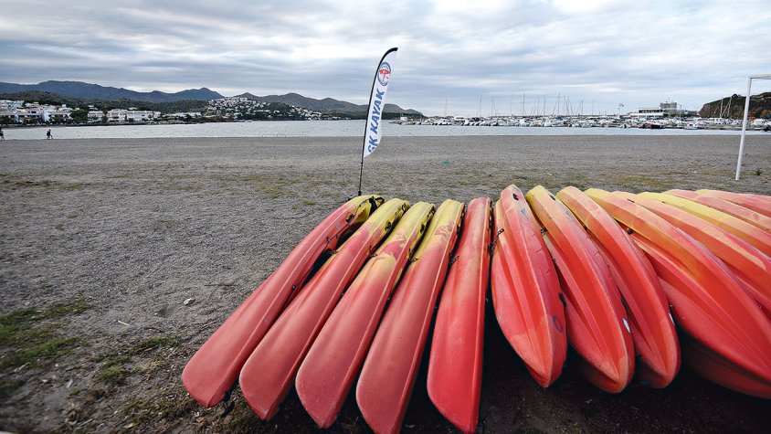 Llançà vol que les platges del Port i de Canyelles siguin lliures de fum a l’estiu