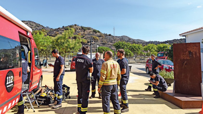Contracten una trentena de persones per reforçar els Bombers durant la campanya