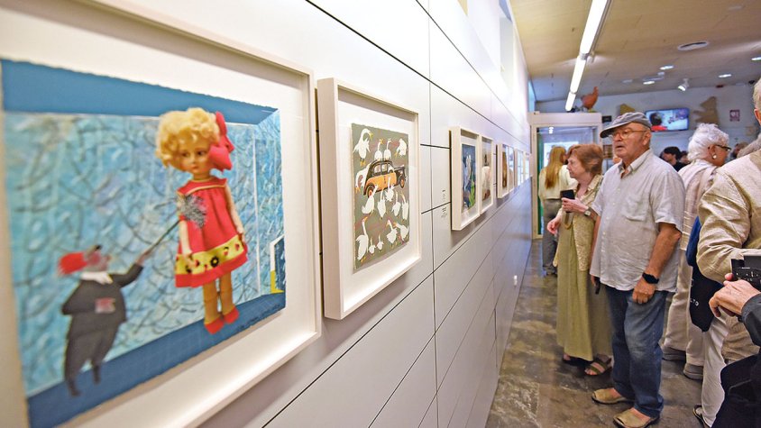 Els ‘collages’ de Jover plasmen el passat de les joguines