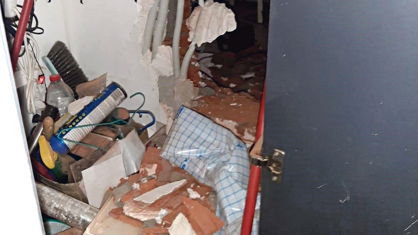 Dos butrons a plena llum del dia en una perfumeria