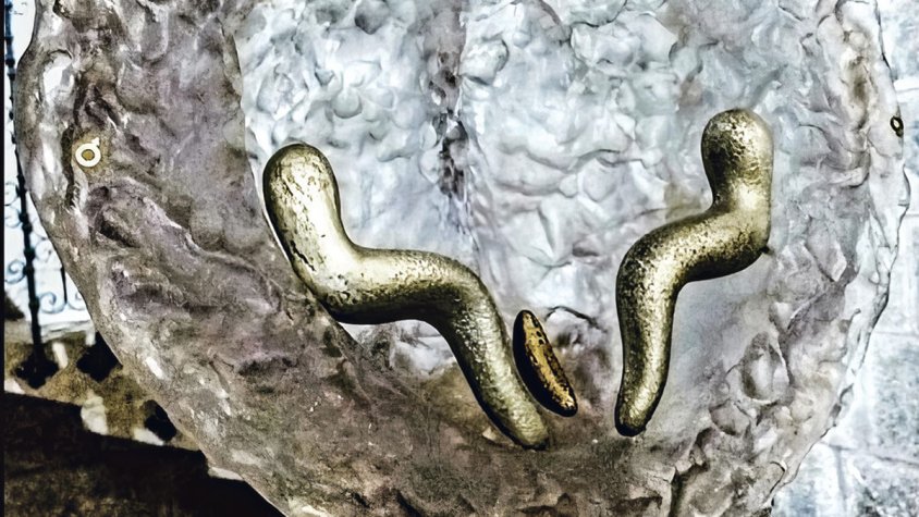 Roben les figures de l’‘Agnus Dei’ del temple de Sant Pere