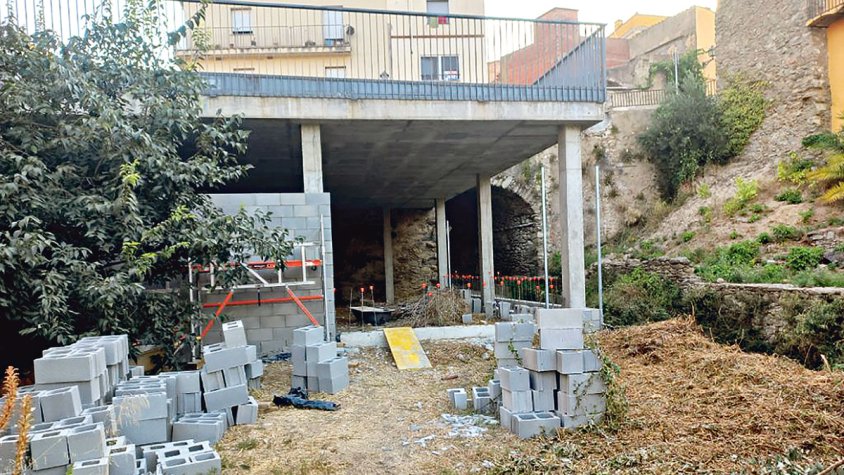 Palau-saverdera comença a construir un local a sota de Can Lluent