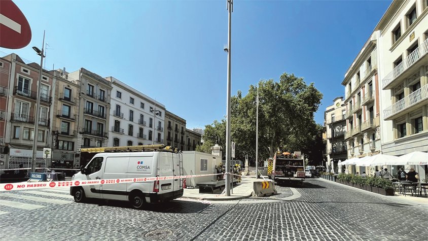 Una avaria deixa sense llum els comerços del centre de la ciutat 