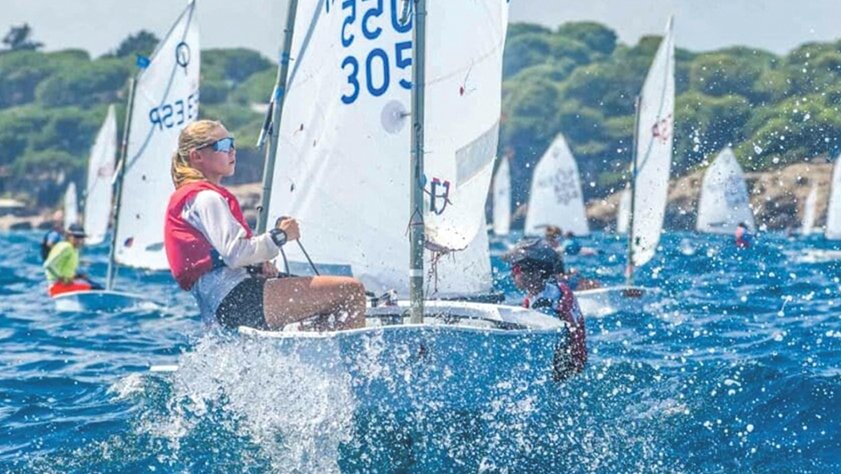 La Regata Atena, a punt d’embarcar 