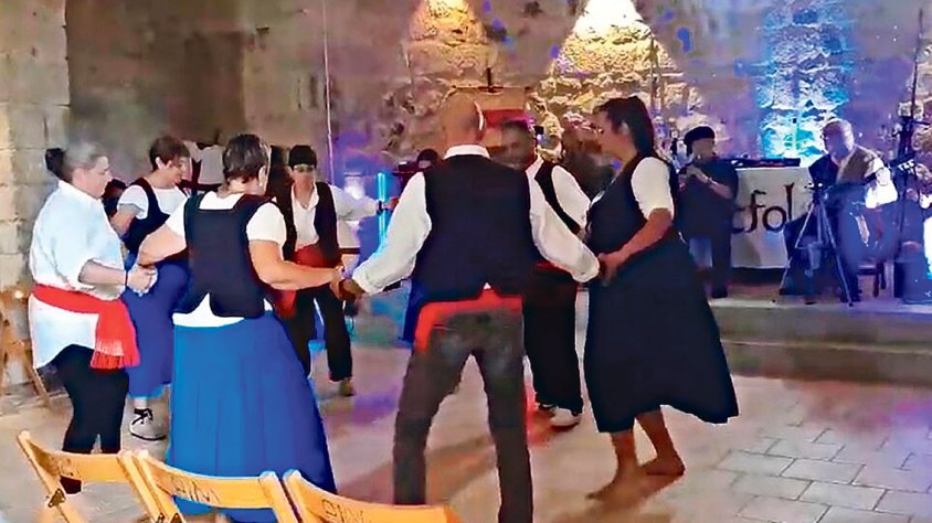 Prensenten el grup de ball tradicional de Pedret i Marzà