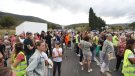 Unes 200 persones tallen l'N-260 en un punt negre de Llançà