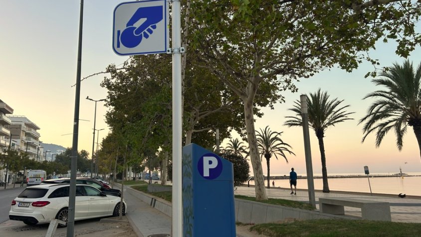 Ja no cal pagar per aparcar a la zona blava de Roses