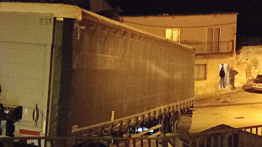 Alerta a la Vajol per l’arribada de tres camions desviats