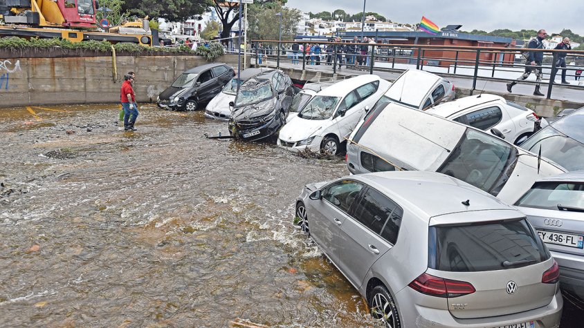 Cadaqués vol ser zona catastròfica per  la riuada que va arrossegar 30 vehicles
