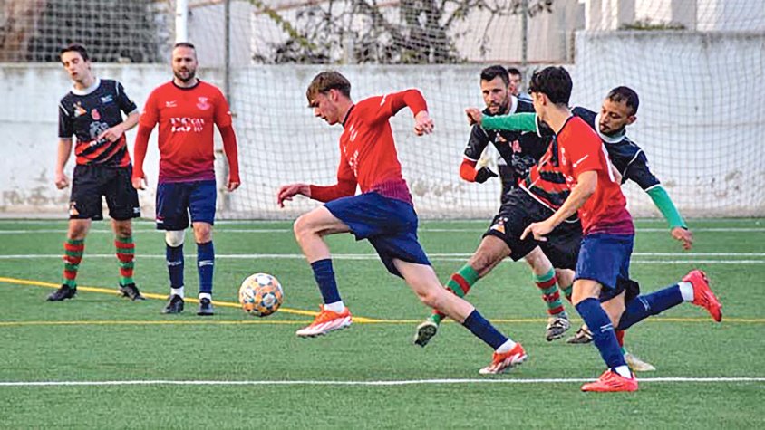 El líder Cadaqués s’abona a l’empat
