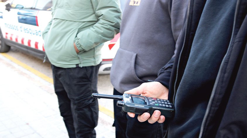 Els mossos de paisà: fan més detencions, però també pateixen més agressions