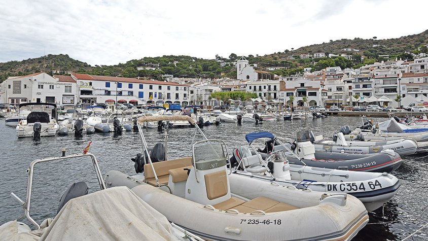 Col·lapse al Port de la Selva per una estafa