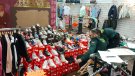 Intervenen 9.945 articles falsificats de marques de luxe en una botiga de la Jonquera