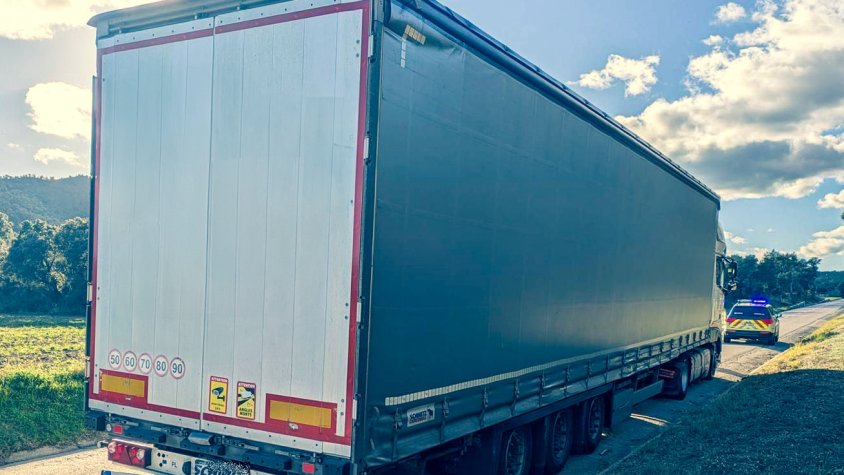 Els Mossos detenen un camioner molt begut accidentat a Darnius