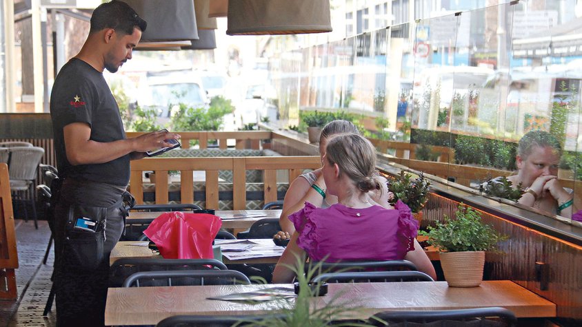 Rebuig frontal del sector a l’increment de la taxa turística, que podrà arribar als 10 euros