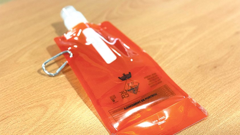 Obligats a netejar el pipí i les restes fecals de les mascotes a Portbou