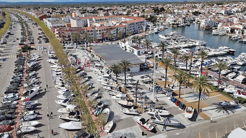 La Fira del Vaixell d'Ocasió d'Empuriabrava arriba amb una trentena d’expositors i més de 350 embarcacions