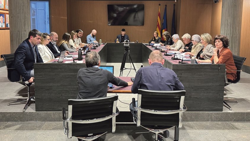 Unanimitat contra els parcs èolics marins i el suport a la pesca