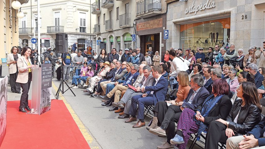 El Casino Menestral celebra la signatura que facilitarà acabar les obres pendents