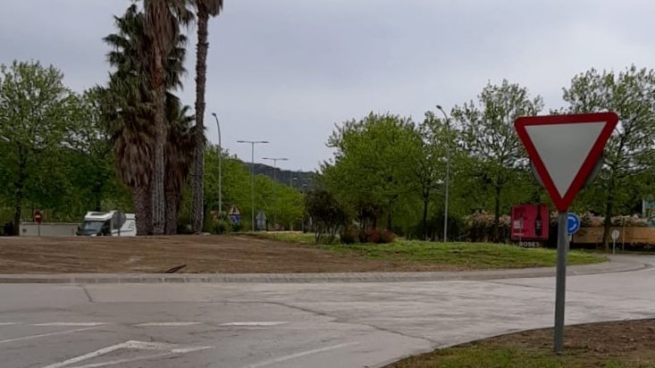 Els accessos a Roses per la carretera C-260, oberts al trànsit durant la Setmana Santa