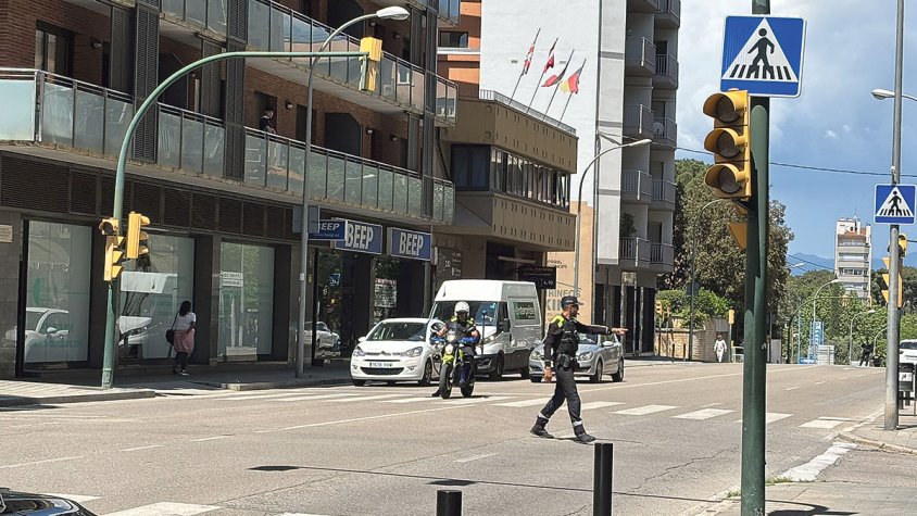 S’atura l’activitat a la comarca i al país per l’apagada elèctrica