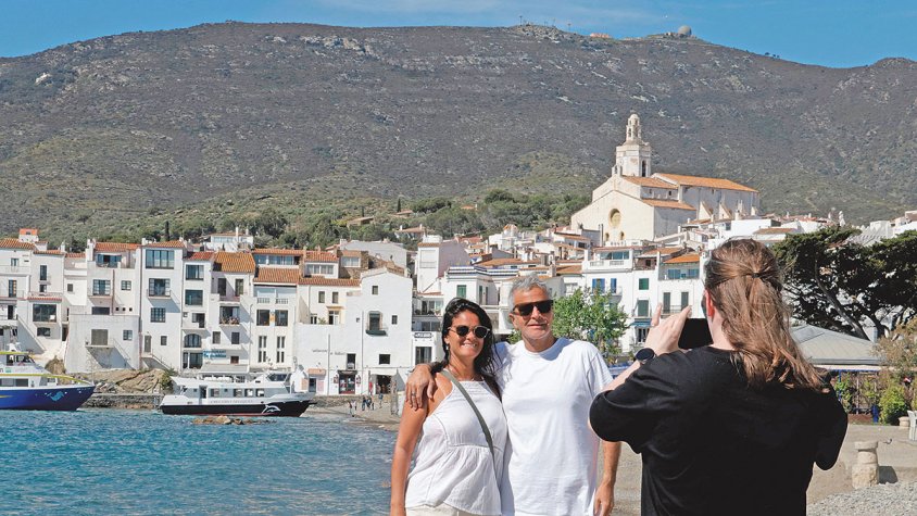 Cadaqués prepara un pla per frenar la massificació turística