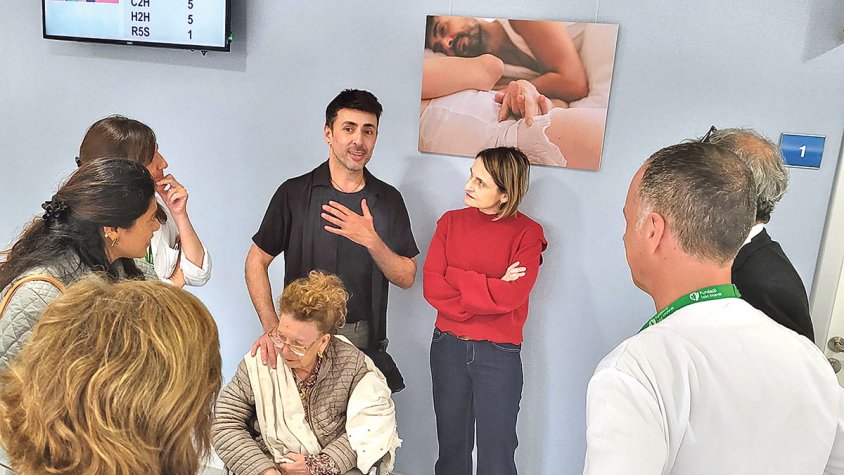 La imprescindible tasca dels cuidadors, fotografiada