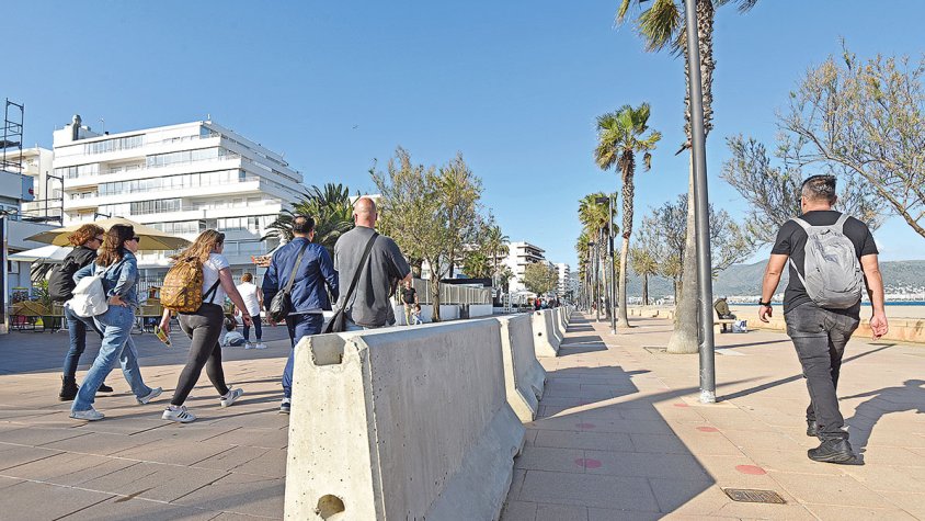 El carril bici del passeig de Roses quedarà ocupat per les terrasses dels establiments