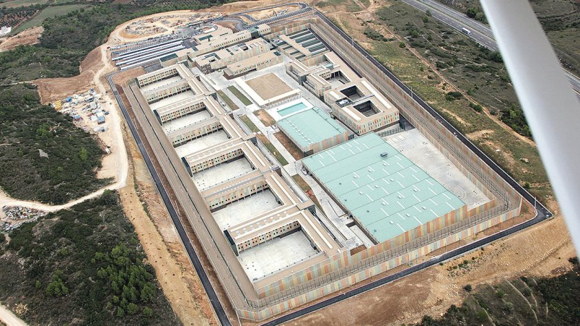 La sobrepoblació de la presó impedeix fer-hi complir sancions