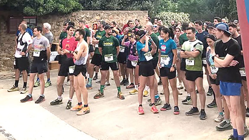 Cantallops trepitja  les Terres Blanques