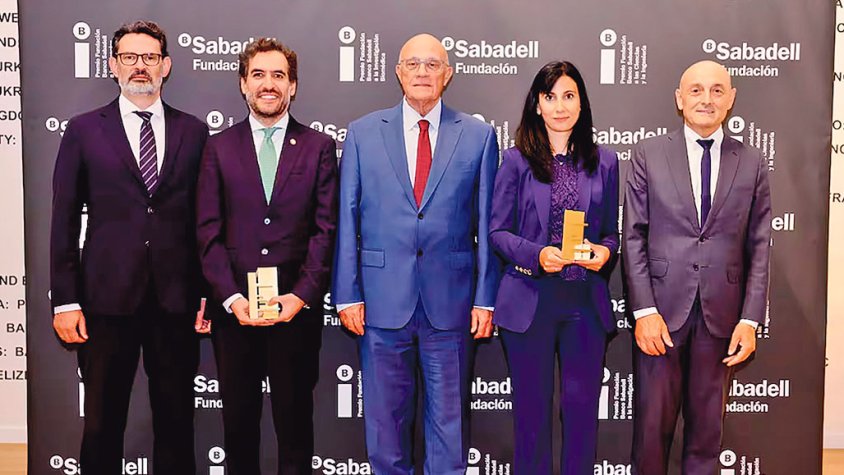 Sílvia Osuna rep el IX Premi a les Ciències i l’Enginyeria