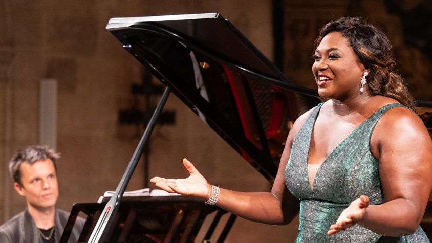 Angel Blue,  un torrent de lirisme i emocions