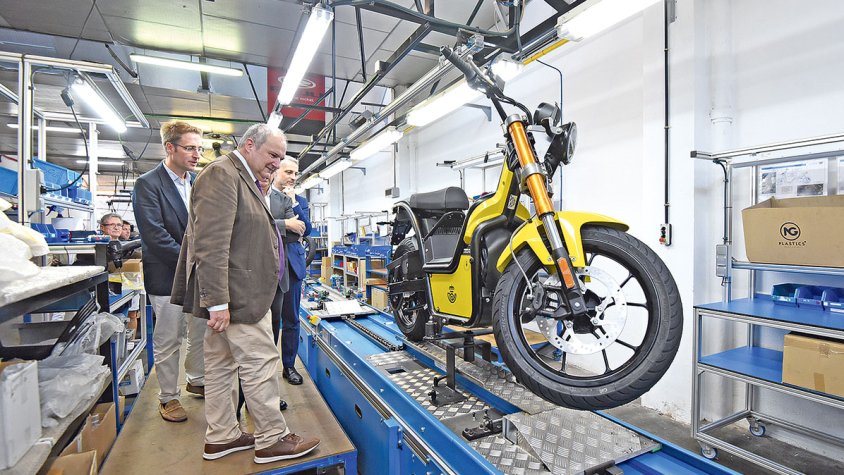 El ministre Hereu visita Rieju  i aplaudeix la seva expansió