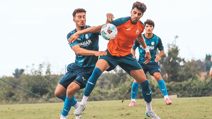 El Peralada fixa renovacions  i l’Escala s’estrena amb nota