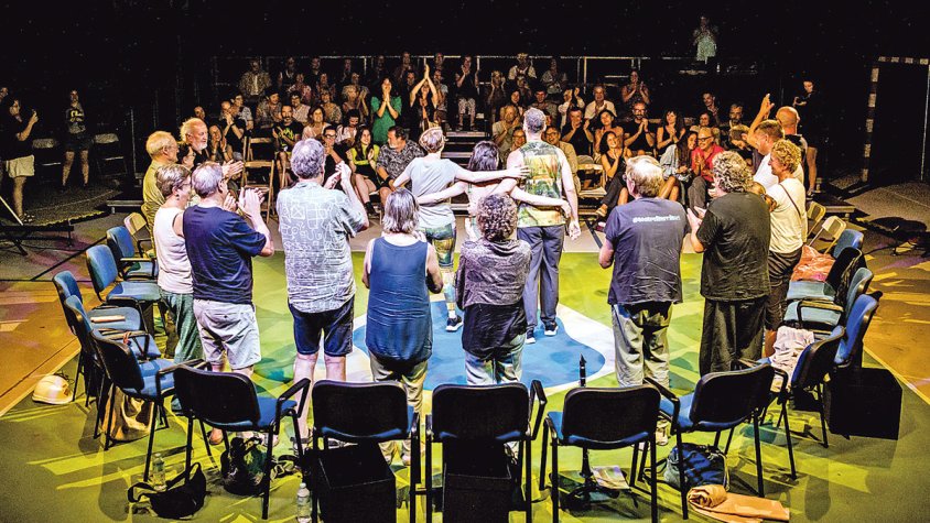 Onze pobles i mil aplaudiments