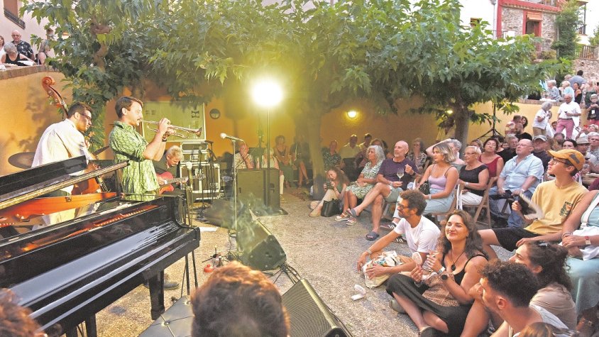 Vilamaniscle vibra amb la setzena Jazzejada