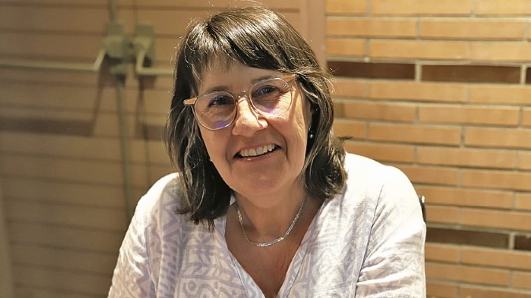 Roses de dol per la pèrdua de Maria Àngels Arjona