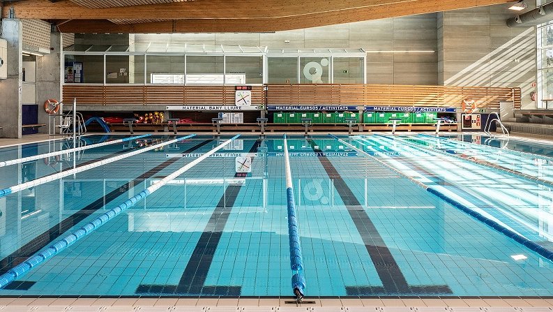Aturada tècnica a la piscina municipal de Roses