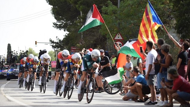 La Vuelta fa història a Figueres