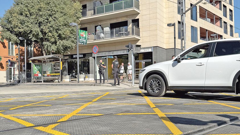 Reoberta la circulació pel pas a nivell