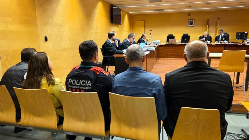 Trien el jurat popular i comença el judici dels dos acusats de matar un home a Cabanelles