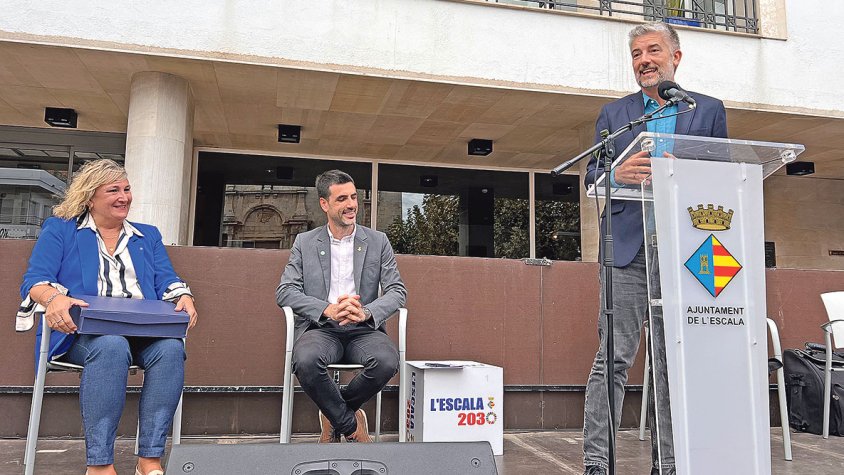 Toni Cruanyes i Cristina Lagé exalcen l’orgull per l’anxova