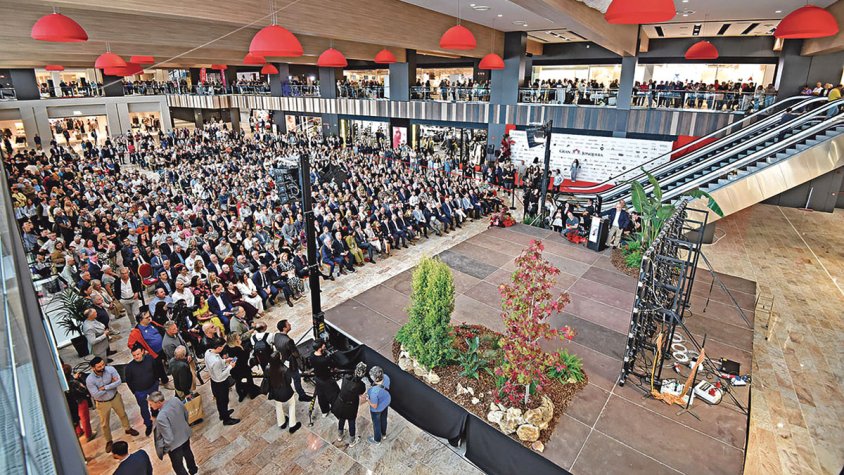 El Gran Jonquera festeja l’ampliació viatjant 