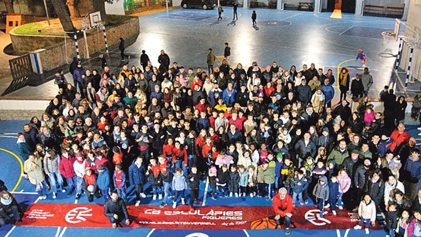 L’Escolàpies es fa la foto de família