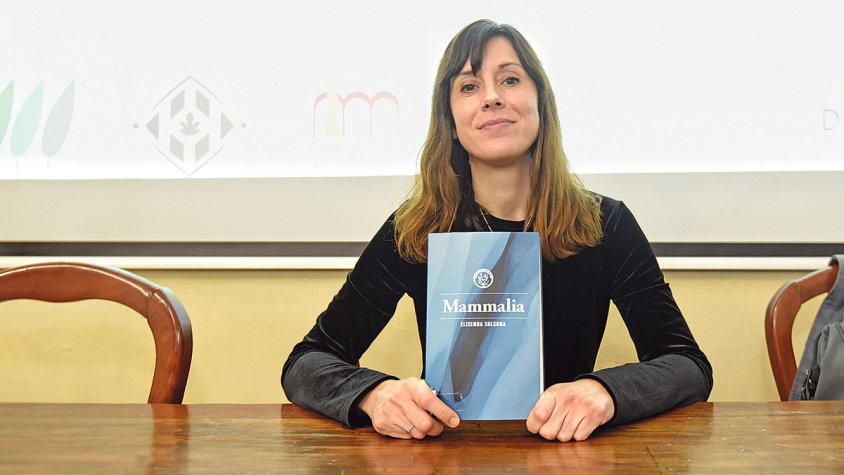 Elisenda Solsona rep el Premi Maria Àngels Anglada