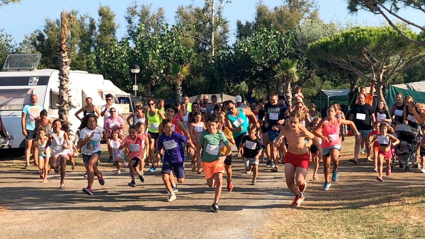 Participants en una de les accions solidàries