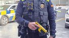 La Guàrdia Urbana ja té pistoles Taser per a casos puntuals i amb caràcter dissuasiu