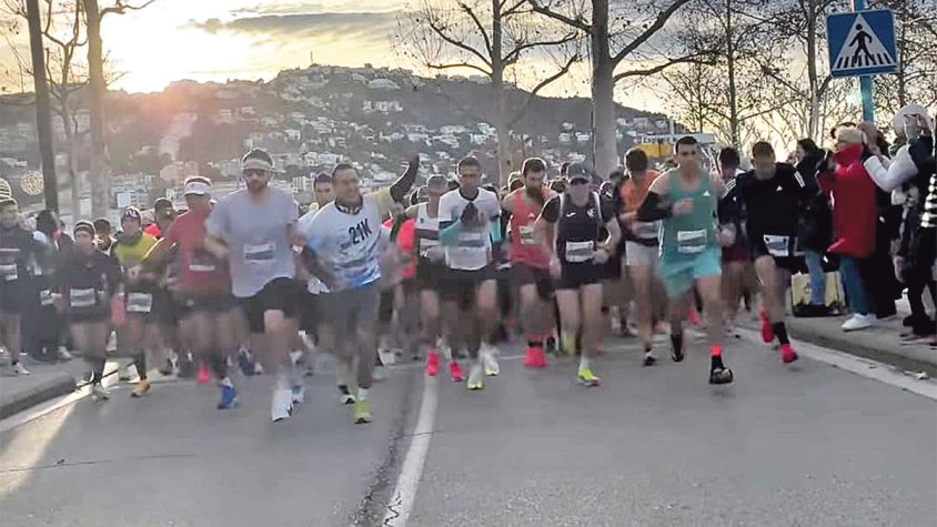 Roses agafa embranzida amb la seva primera Mitja Marató