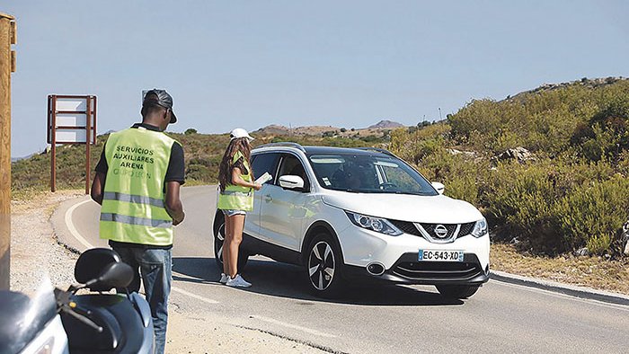 Liciten les obres per instal·lar panells informatius intel·ligents